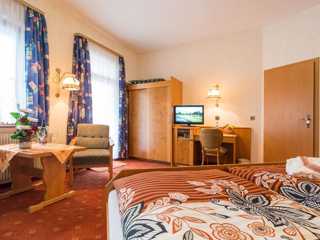 Hotel Restaurant Alte Linde Бад-Вильдбад Экстерьер фото