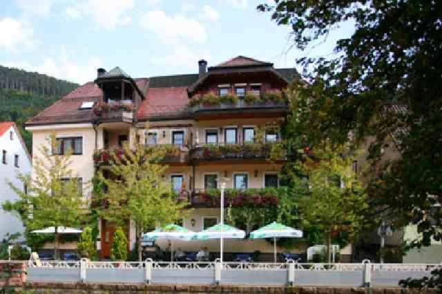 Hotel Restaurant Alte Linde Бад-Вильдбад Экстерьер фото